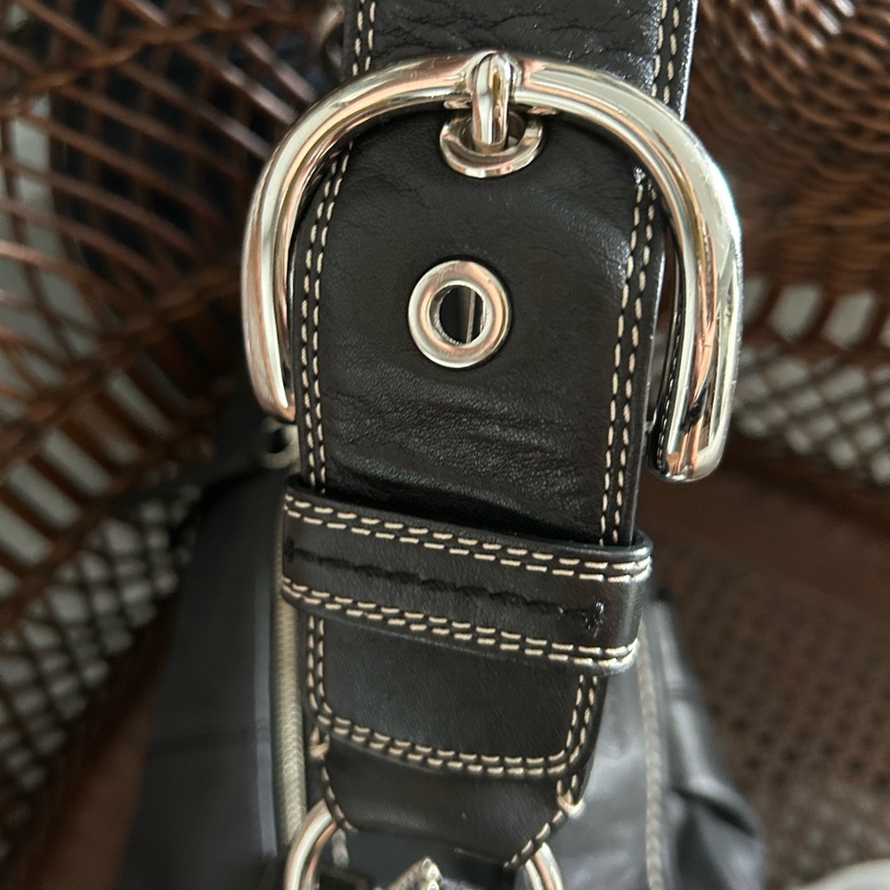 Coach SoHo Black Leather Shoulder Bag EUC - Picture 8 of 11